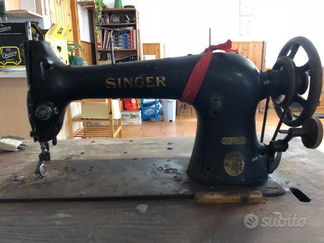 Macchina da cucito Vintage SINGER 3117 Originale - Collezionismo In ...