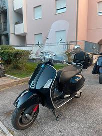 Vespa 300 GTS Super