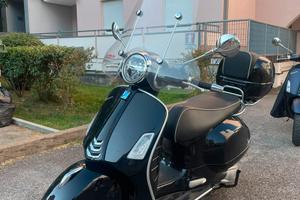 Vespa 300 GTS Super