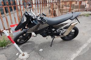 KYM 690 prestige