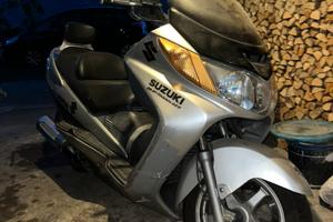 Suzuki Burgman 400 (leggere descrizione)