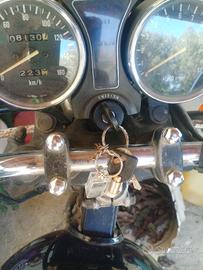 Moto Suzuki GN250
