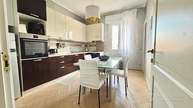 Appartamento di 110 m² con 4 locali e box auto a M