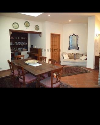 Tavolo allungabile in legno con intarsi + 6 sedie