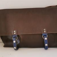 Sud borsa cartella i cuoio marrone e dettagli blu