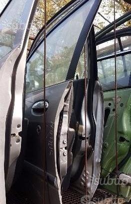 porta anteriore sx - differenziale Daihatsu Sirion