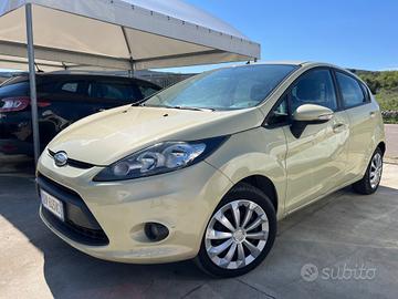 Ford Fiesta 1.6 TDCi 90CV 5 porte DPF Titanium
