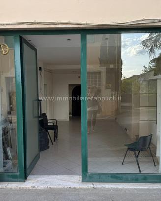 FO29 - Bettolle fondo ad uso commerciale d