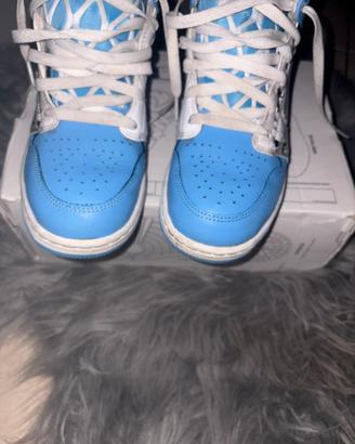 Modello: Air Jordan 1 Mid