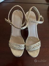 Sandalo oro Guess