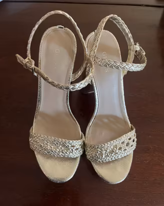 Sandalo oro Guess
