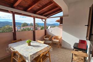 Trilocale climatizzat con ampia veranda Tanaunella