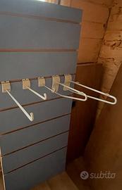 Ganci e staffe per pannelli dogati