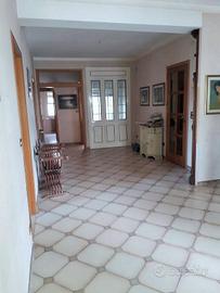 Appartamento di 132 m² con 4 locali e box auto a G