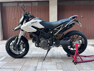 Ducati Hypermotard 796