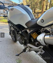 Ducati Monster 696 - 2009