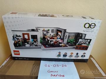 10291 LEGO Queer Eye - The Fab 5 Loft

