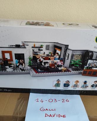 10291 LEGO Queer Eye - The Fab 5 Loft

