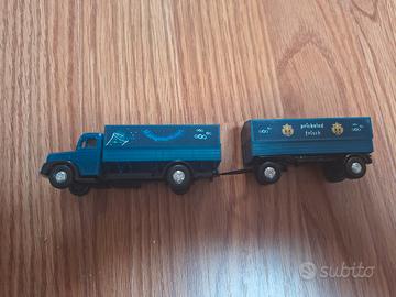 Modellini B Camion 6 euro l'uno