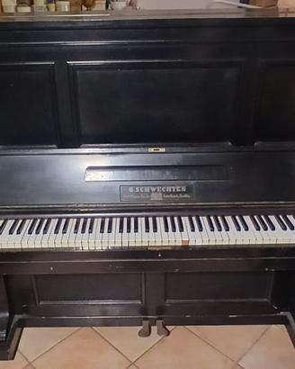 pianoforte verticale antico della marca G. Schwech