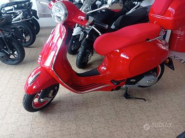 Vespa 125 red special