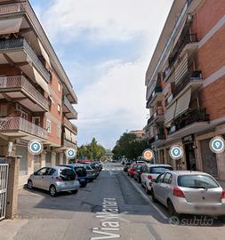 Pomezia monolocale finemente arredato