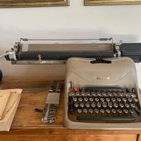 Macchina da scrivere Olivetti