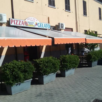 Pizzeria gelateria d'asporto