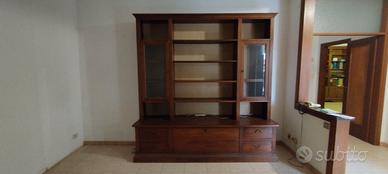 mobile libreria e cassetti per soggiorno 