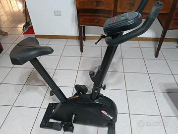 cyclette usata tenuta bene 
