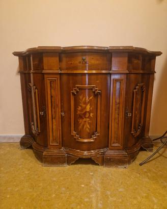 Titolo: Credenza buffet classica
