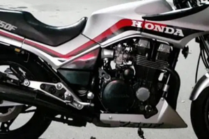 Honda 750 f cbx + ricambi