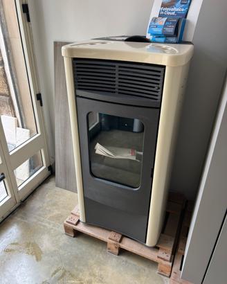 Stufa idro a pellet Italiana Camini kw 16,2