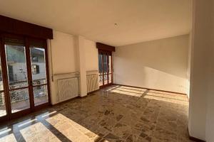 Appartamento di 120 mq con terrazzo e cantina