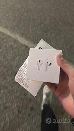 AirPods 4