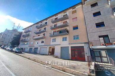 Ampio appartamento in Via Masciotta