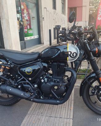 Royal Enfield HNTR 350 Robel Black