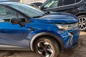Renault Captur 2025 Techno  7.000 km – INCIDENTAT