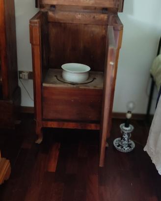 "COMODA" Antico comodino WC denominato COMODA 