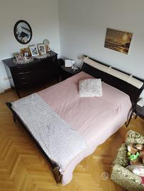 Camera da letto matrimoniale in legno massiccio