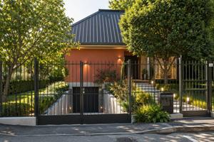 Villa di 235 m² con 5 locali e box auto doppio a B