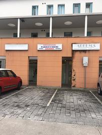 Negozio parrucchiere trasformabile in appartamento