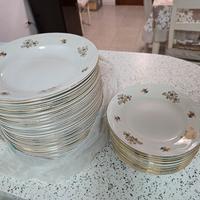 12 Piatti fondi e 12 piatti piani