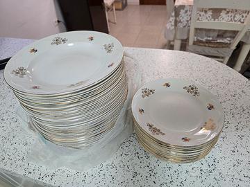 12 Piatti fondi e 12 piatti piani