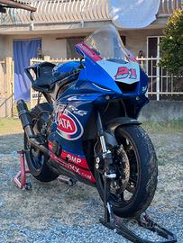 Yamaha R6