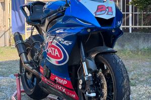 Yamaha R6