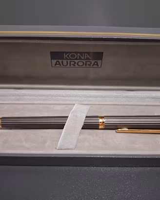 Penna stilografica Aurora Kona