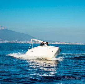 Barca a Motore 40 cv - Noleggio a lungo termine