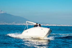 Barca a Motore 40 cv - Noleggio a lungo termine