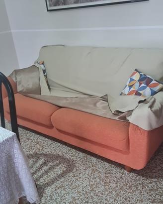 Divano piu vetrinetta piu porta oggetti  in ferro